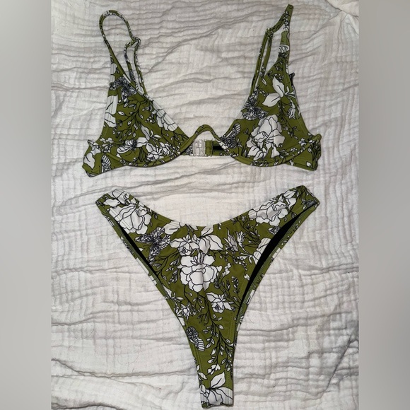 Nasty Gal Other - Nasty Gal Leafy Bikini Set